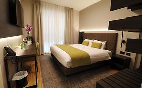 Threeland Hotel